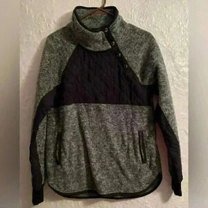 Abercrombie & Fitch Fleece Quilted Grey/Black Pullover Jacket; size S